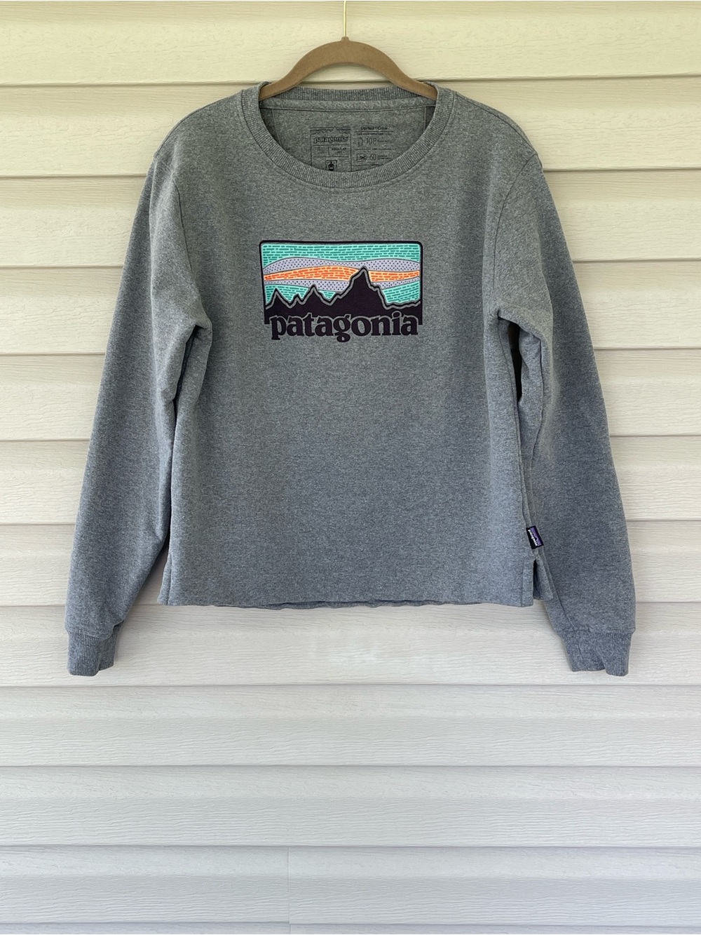 Patagonia Gray Crewneck Sweatshirt with Multicolor Logo